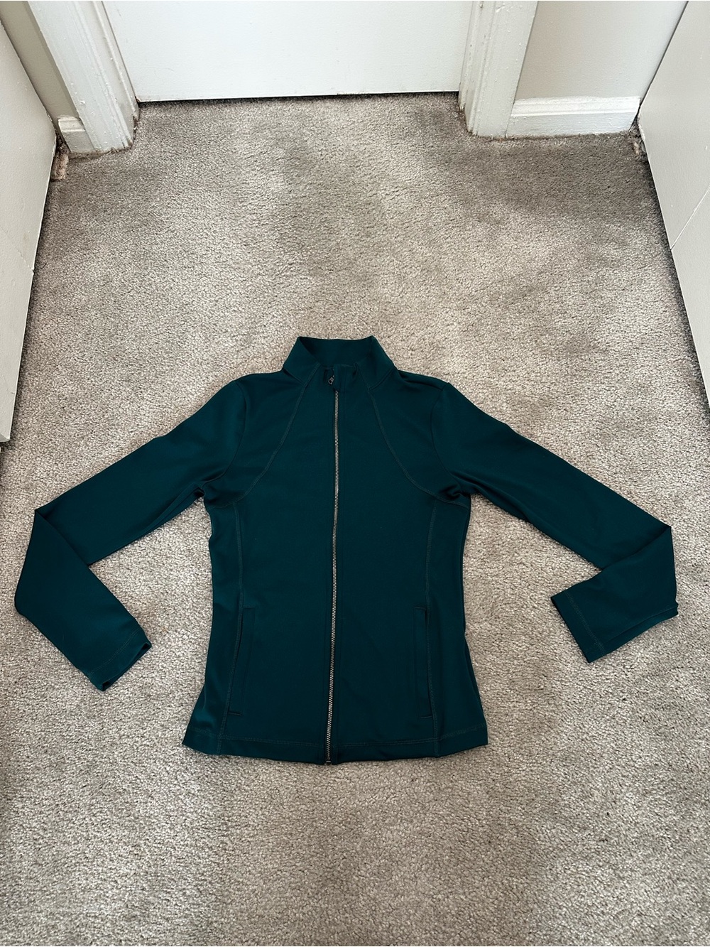 Gilly Hicks Active Recharge Full Zip Jacket in Teal size Small